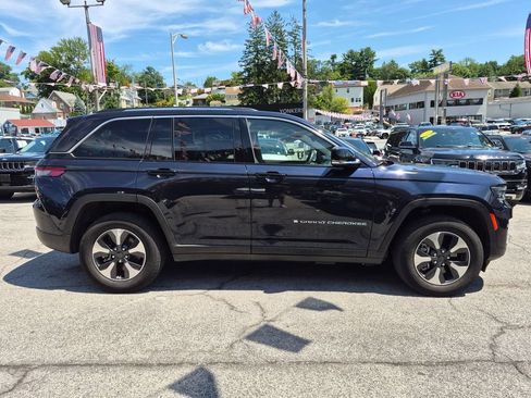 Used 2023 Jeep Grand Cherokee 4WD 4xe image 5