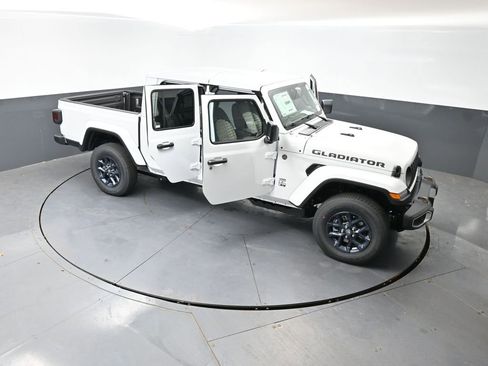 New 2026 Jeep Gladiator Sport AWD/4WD image 50
