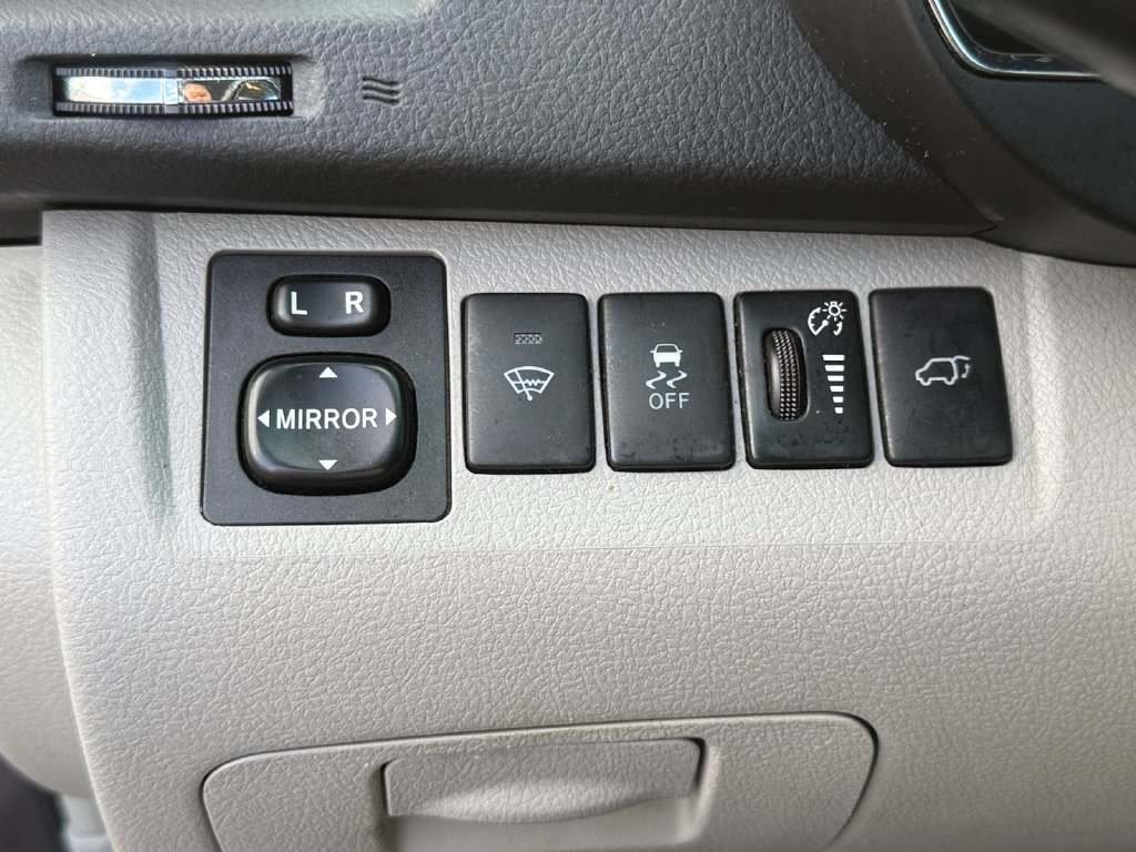 Used 2011 Toyota Highlander SE w/ Tow Pkg AWD/4WD image 17