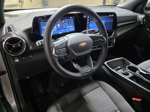 Used 2026 Chevrolet Equinox LT w/ Safety and Technology Package FWD image 24