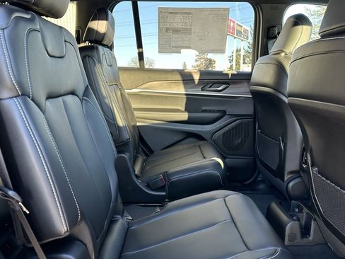 New 2025 Jeep Grand Cherokee L Limited image 16