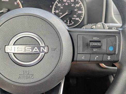 Used 2024 Nissan Rogue SV image 28