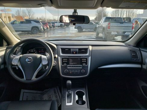 Used 2016 Nissan Altima 2.5 SR w/ LED Appearance Package image 15