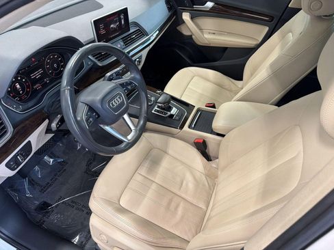 Used 2019 Audi Q5 2.0T Premium Plus w/ Premium Plus Package AWD/4WD image 4