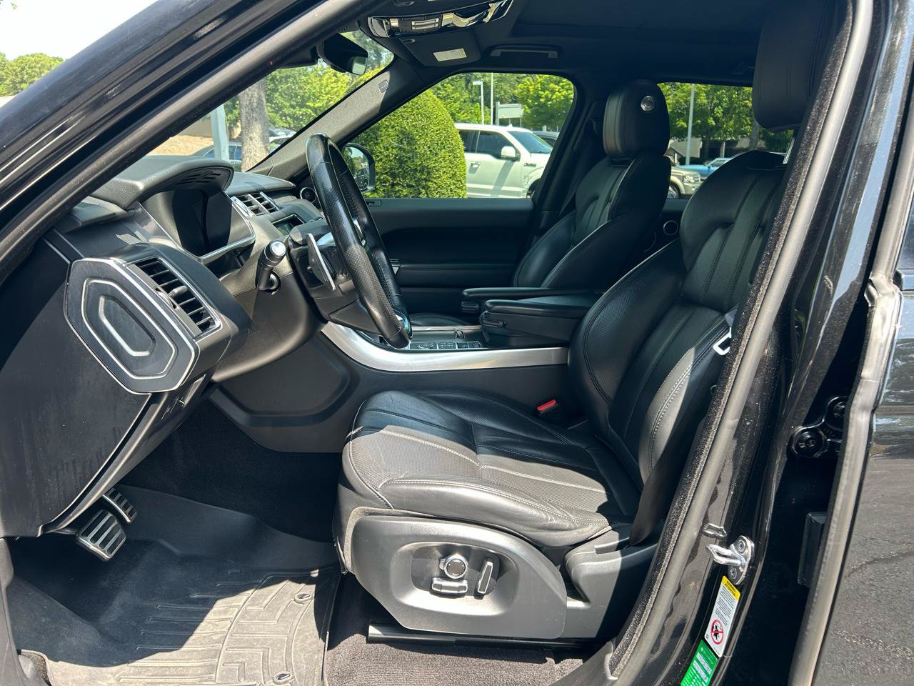 Used 2017 Land Rover Range Rover Sport AWD/4WD image 12