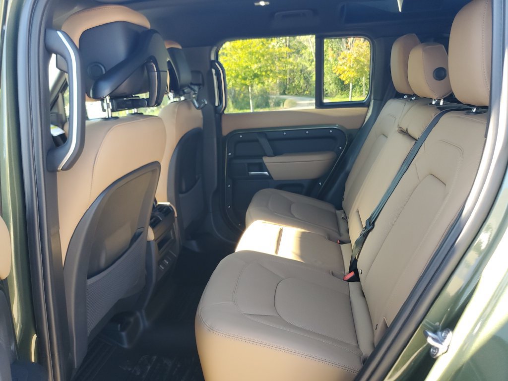 New 2026 Land Rover Defender 110 X-Dynamic SE AWD/4WD image 26