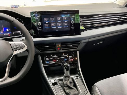 New 2026 Volkswagen Jetta SE FWD image 9