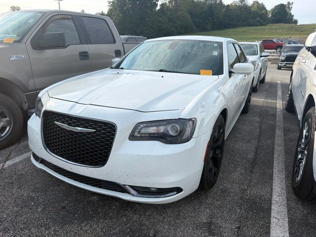 Used 2019 Chrysler 300 S RWD image 3