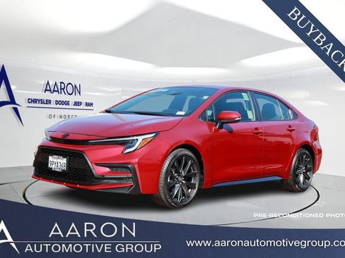 Used 2025 Toyota Corolla SE image 1