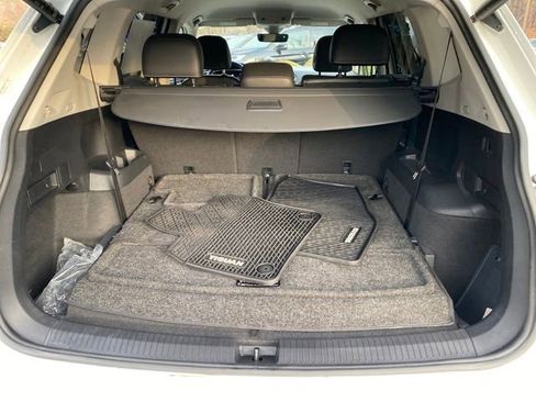 Used 2022 Volkswagen Tiguan SE image 24