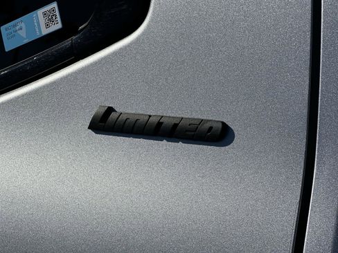 Used 2024 Toyota Tundra Limited image 10