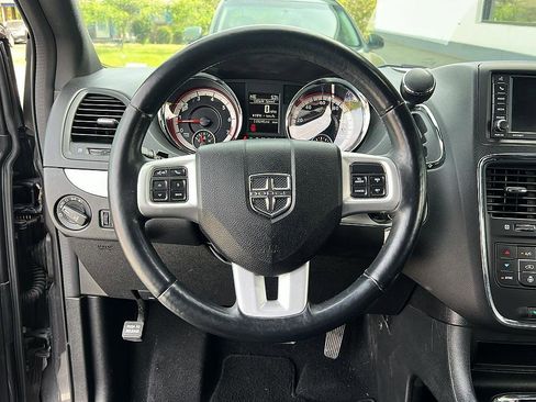 Used 2017 Dodge Grand Caravan GT image 10