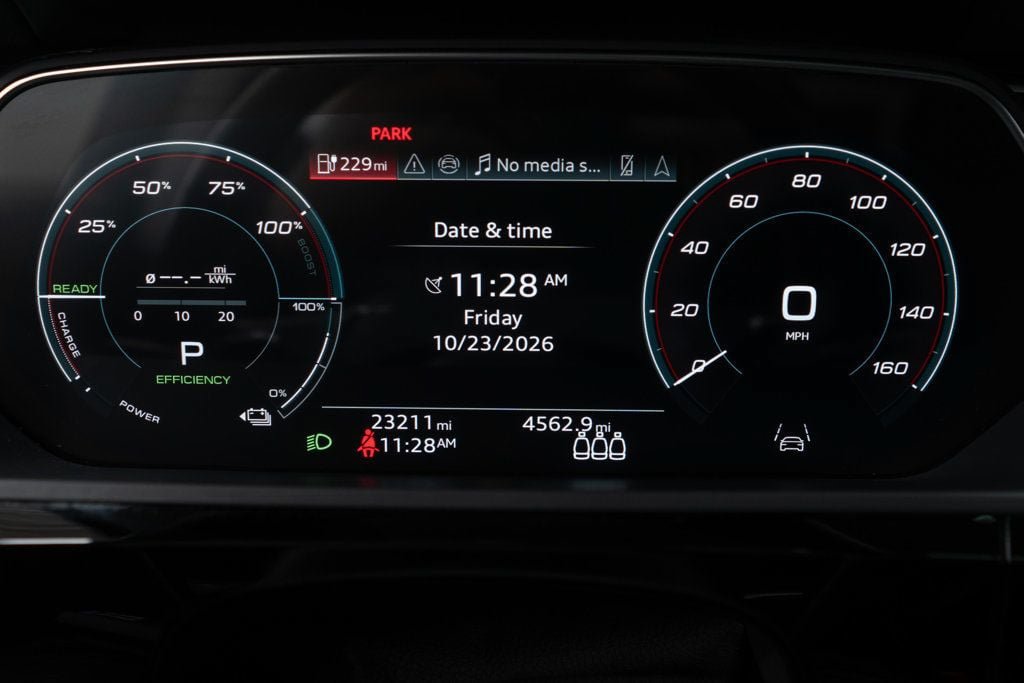 Used 2024 Audi Q8 e-tron Premium AWD/4WD image 18