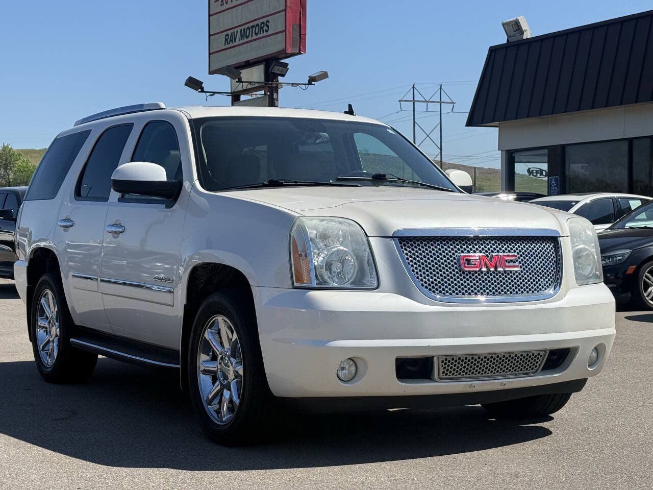 Used 2012 GMC Yukon Denali AWD/4WD image 5