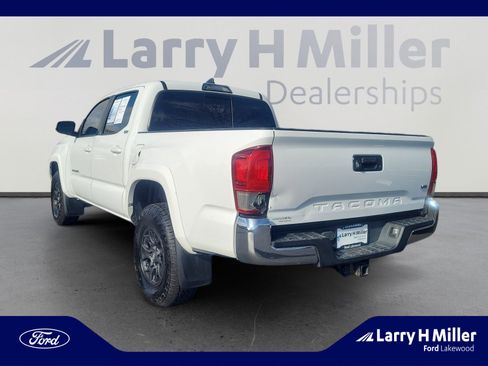 Used 2018 Toyota Tacoma SR5 image 3