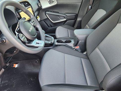 New 2025 Kia Soul S image 17