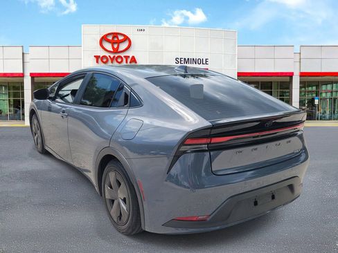 Used 2024 Toyota Prius LE FWD image 4