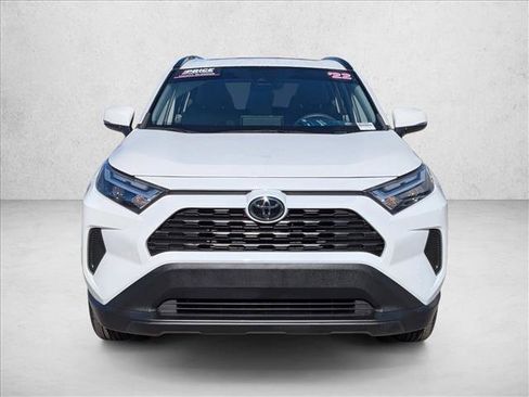 Used 2022 Toyota RAV4 XLE image 2