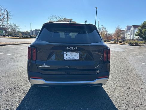 New 2026 Kia Sorento S image 4