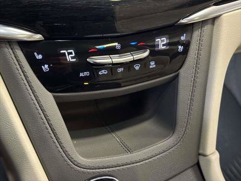 Used 2023 Cadillac XT6 Premium Luxury image 30
