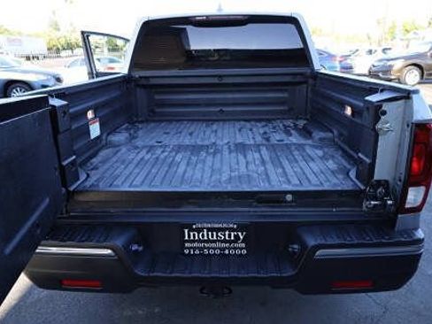 Used 2017 Honda Ridgeline RTL image 11