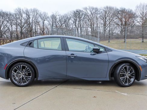 Used 2024 Toyota Prius Limited w/ Limited Premium Package image 5