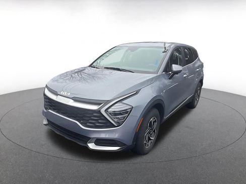 Used 2025 Kia Sportage LX image 8