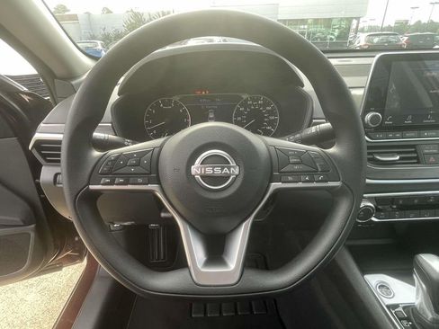 New 2025 Nissan Altima 2.5 SV image 20