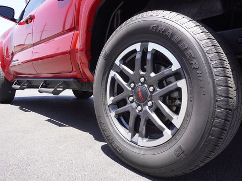 Used 2025 Toyota Tacoma TRD Sport AWD/4WD image 6