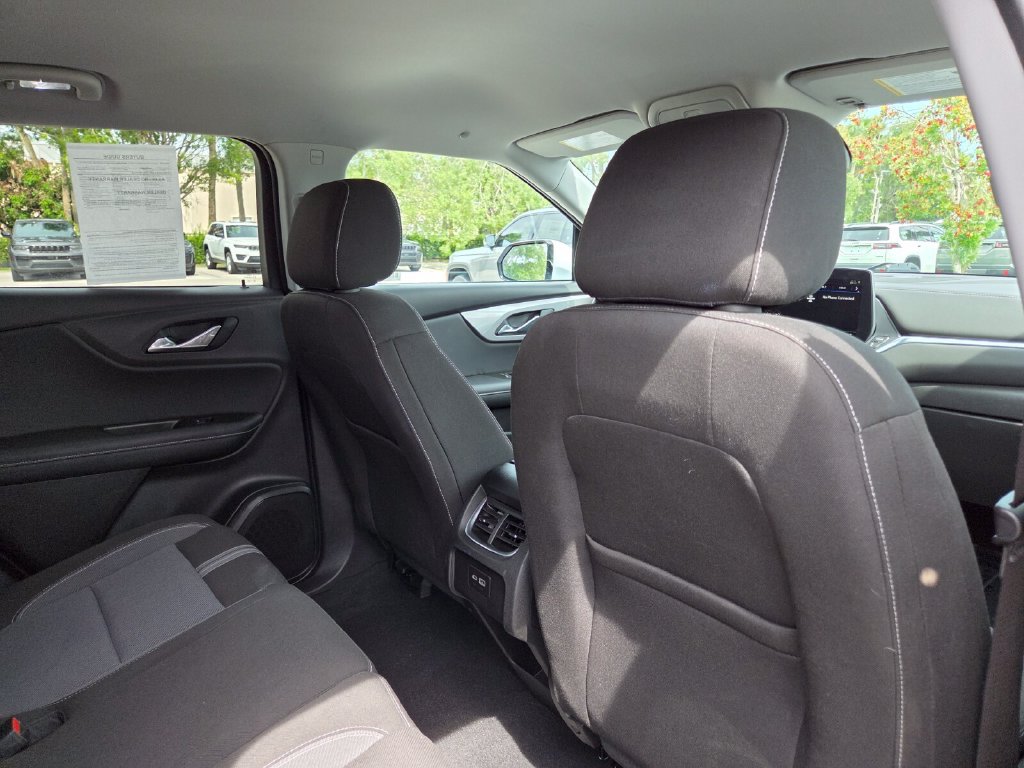 Used 2025 Chevrolet Blazer LT AWD/4WD image 17