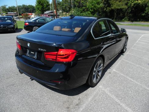 Used 2018 BMW 330i xDrive Sedan AWD/4WD image 6