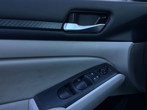 Certified 2025 Nissan Altima 2.5 SV image 15