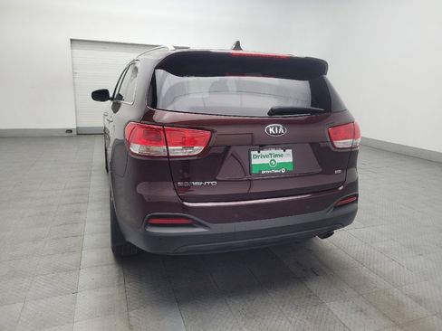 Used 2018 Kia Sorento LX image 6