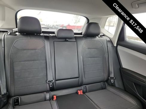 Used 2024 Volkswagen Taos SE image 25