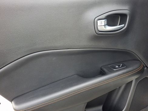 Used 2020 Jeep Compass Limited w/ Premium Lighting Group image 12