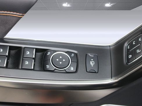 Used 2024 Ford F350 Platinum image 11