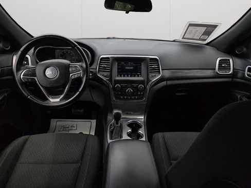 Used 2020 Jeep Grand Cherokee Laredo AWD/4WD image 18