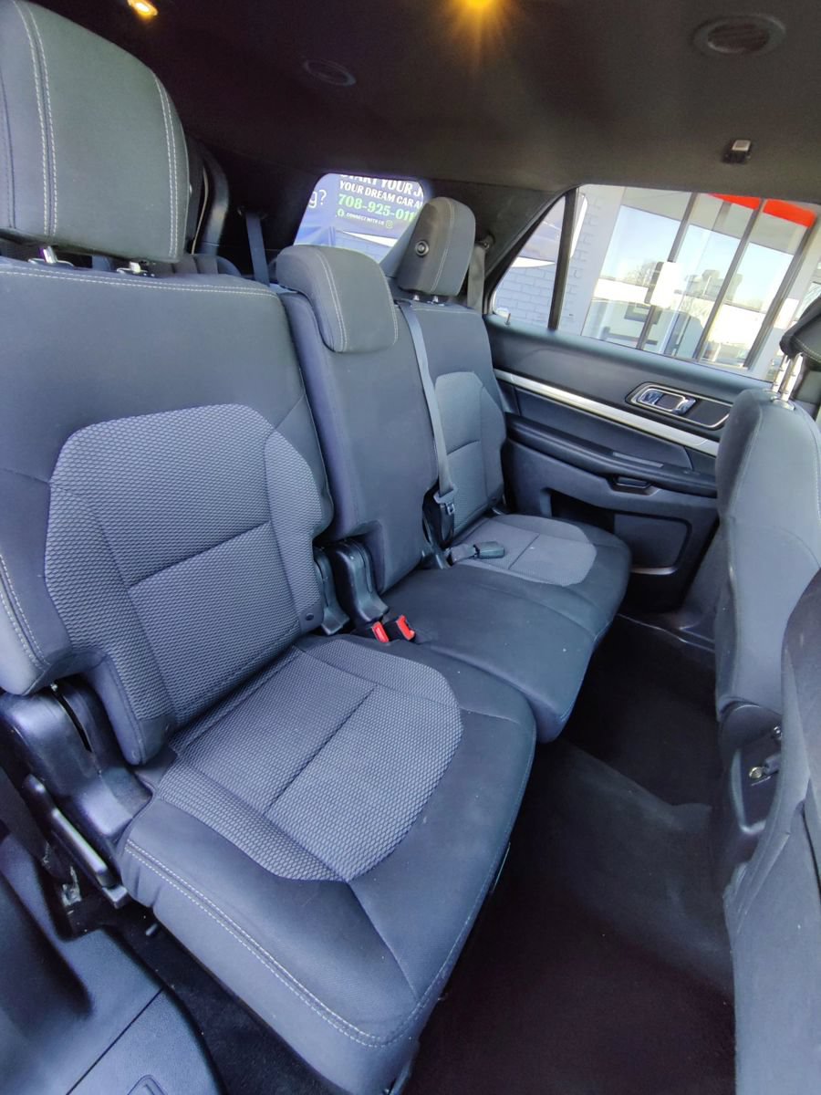 Used 2018 Ford Explorer XLT AWD/4WD image 13