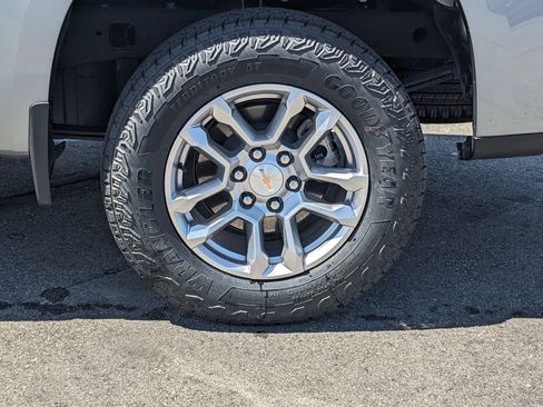 New 2025 Chevrolet Silverado 1500 LT image 17