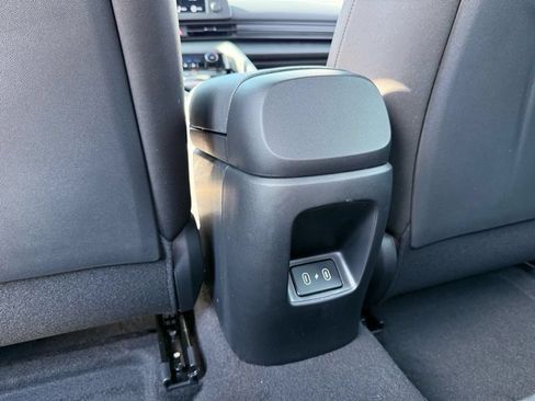 Used 2024 Hyundai Elantra SEL FWD image 25