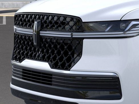 New 2026 Lincoln Navigator Reserve w/ Jet Appearance Package image 17
