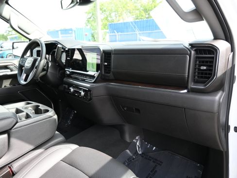 Used 2025 GMC Sierra 1500 SLT RWD image 14