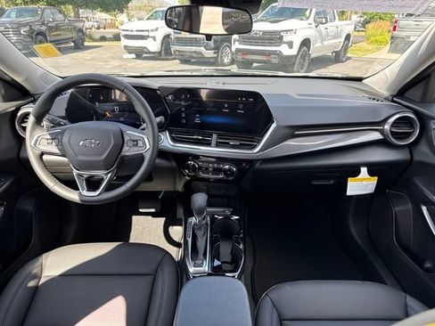New 2026 Chevrolet Trax ACTIV w/ Driver Confidence Package FWD image 12