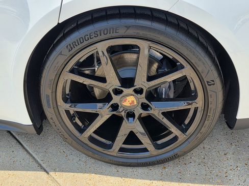 New 2025 Porsche Panamera 4 image 15