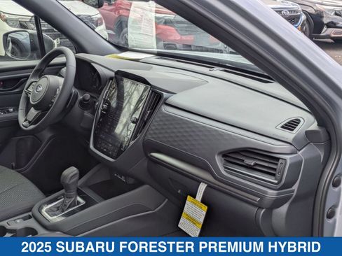 Used 2025 Subaru Forester Premium AWD/4WD image 37