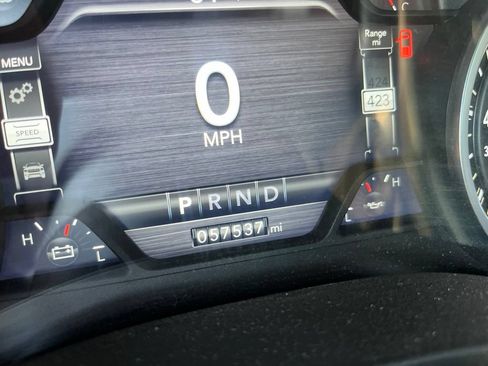 Used 2023 RAM 1500 Laramie AWD/4WD image 5