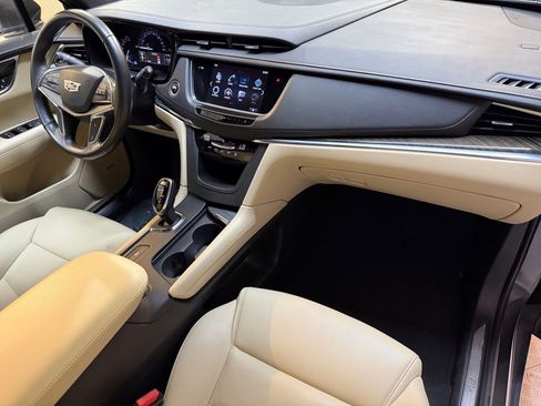 Used 2019 Cadillac XT5 FWD image 44