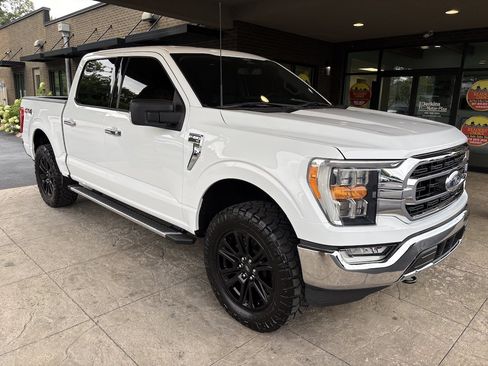 Used 2022 Ford F150 XLT w/ Equipment Group 302A High AWD/4WD image 4