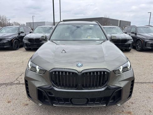 New 2026 BMW X5 xDrive50e image 2