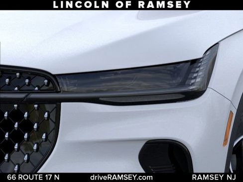 New 2026 Lincoln Nautilus Premier AWD/4WD image 19